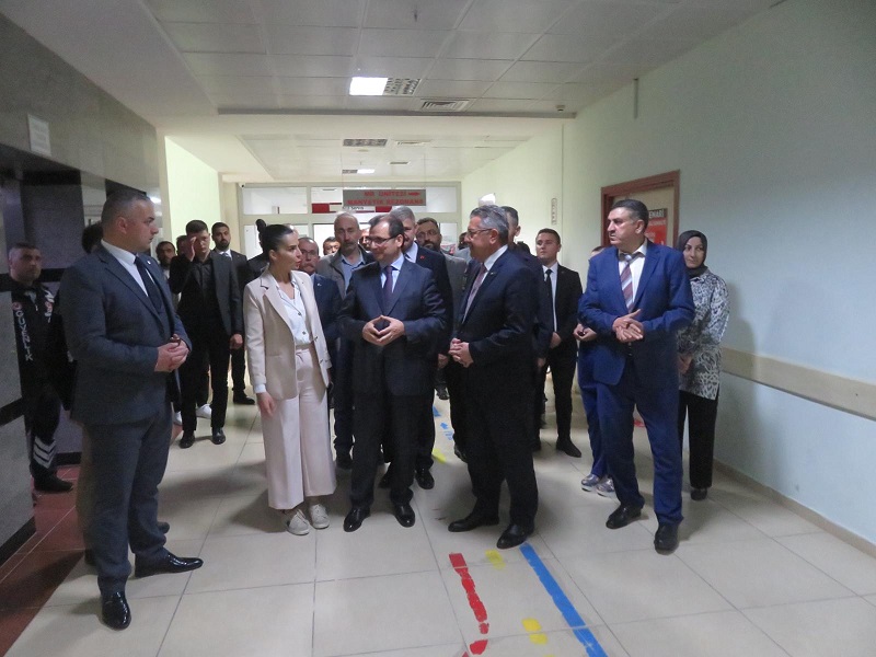 Kaymakamımız Ali GÜLDOĞAN Ramazan Bayramı Vesilesiyle Merzifon KMP Devlet Hastanesini Ziyaret Etti.