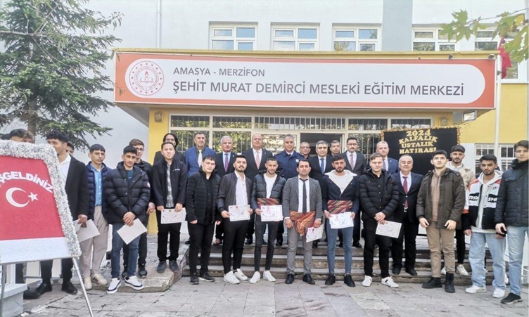 KAYMAKAMIMIZ SAYIN AHMET KARAASLAN KURSİYERLERİN HEYECANINA ORTAK OLDU