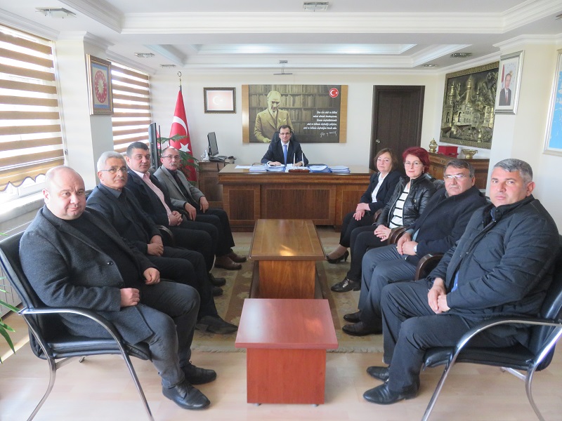 Cumhuriyet Halk Partisi İlçe Başkanı Hasan CABA ve Yönetim Kurulu Üyelerinden Kaymakamımız Ali GÜLDOĞAN’ a Ziyaret.